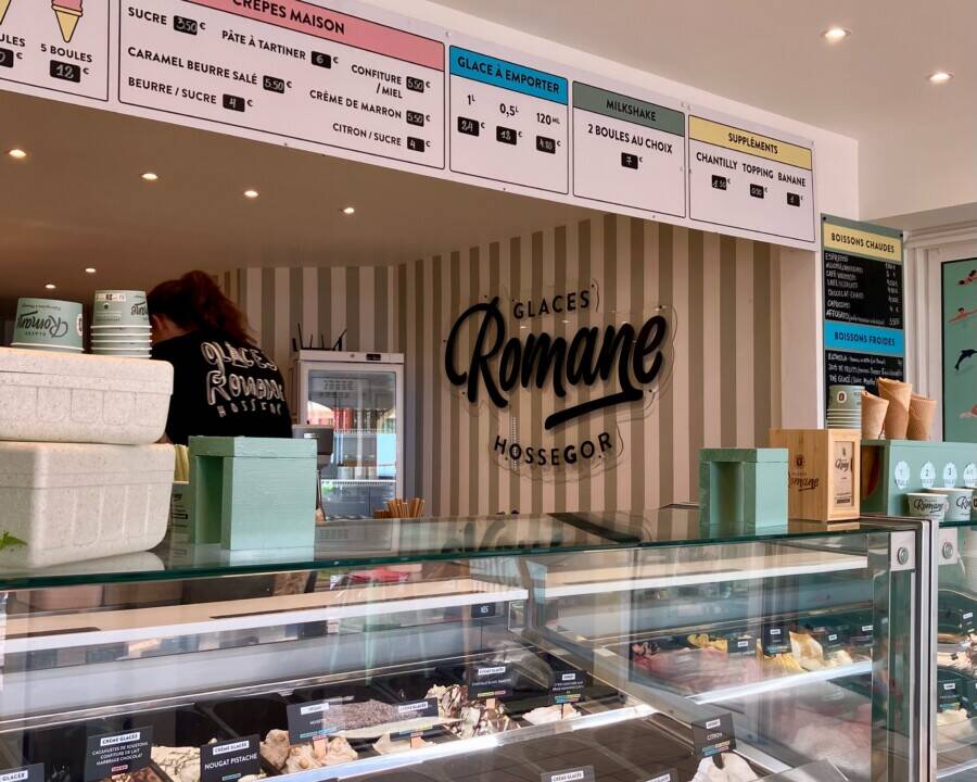 itrine des Glaces Romane à Capbreton avec glaces artisanales face à l'océan